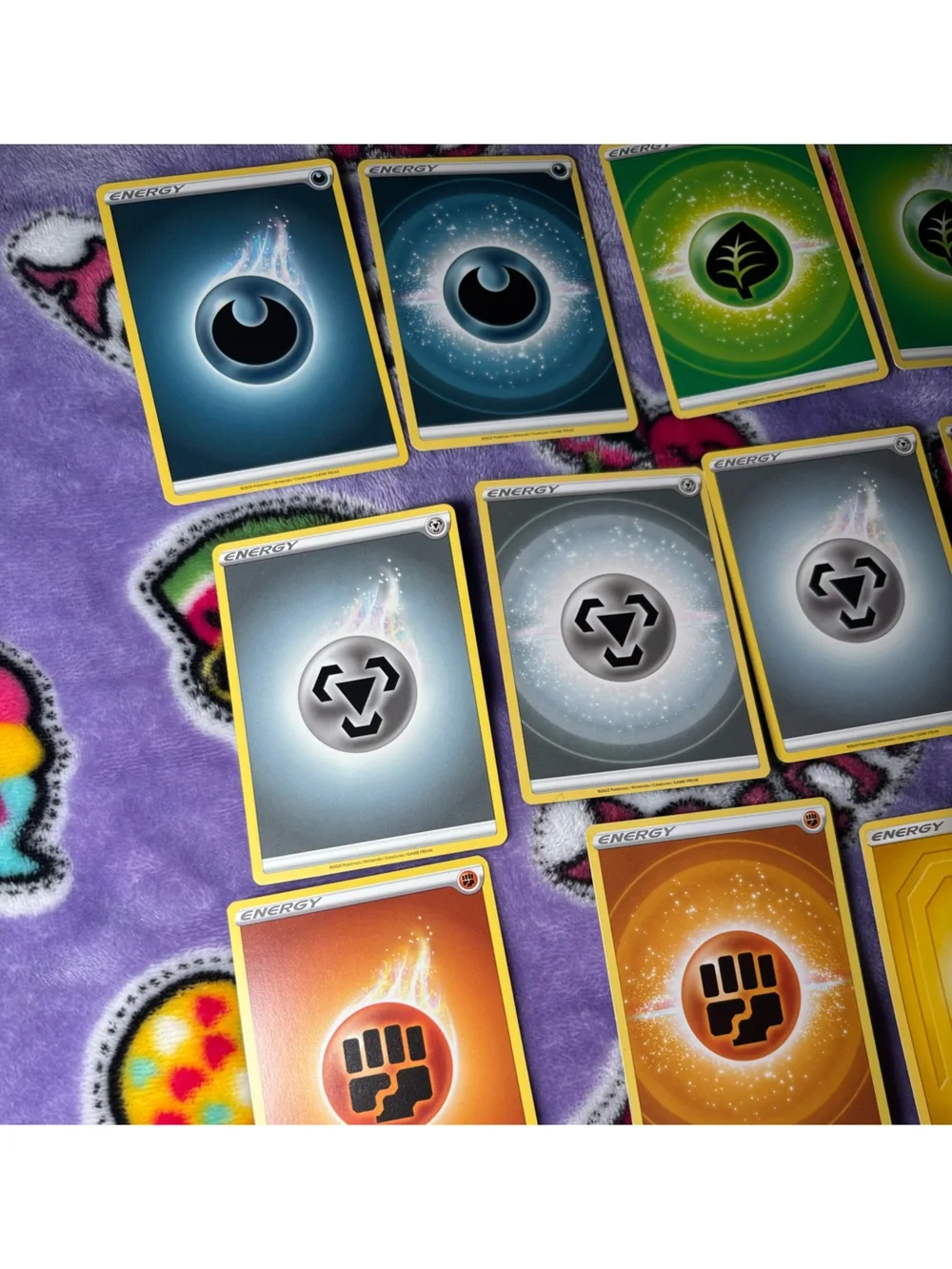 16 Energy Pokémon cards